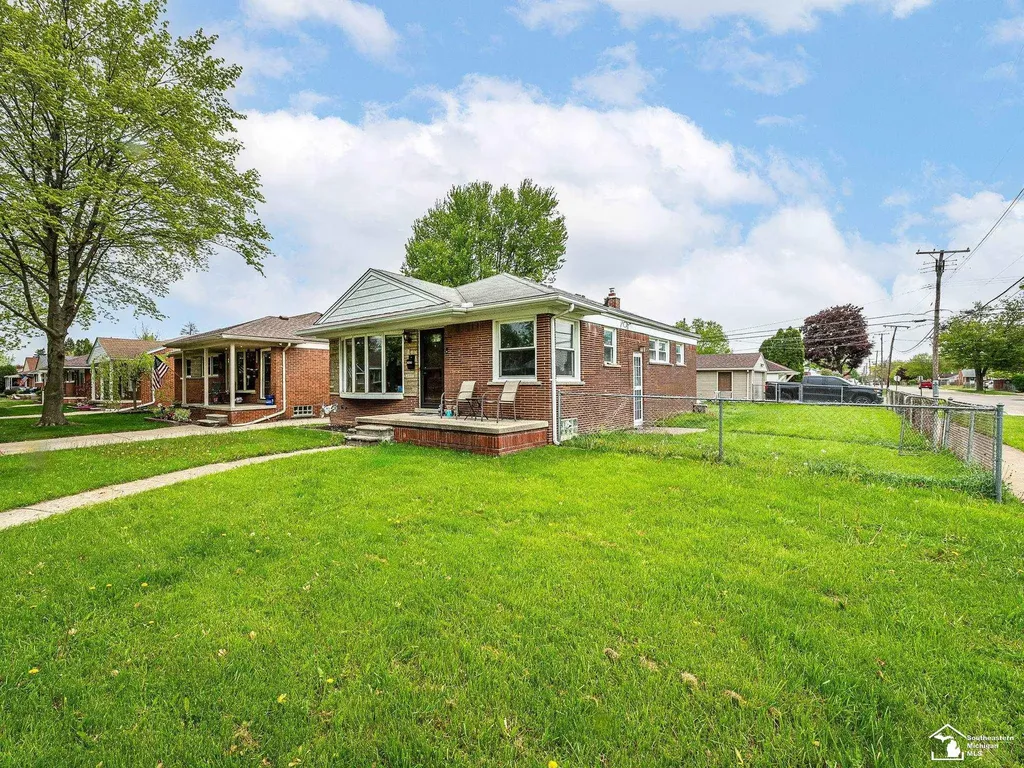 15351 Richmond Street Southgate City MI 48195