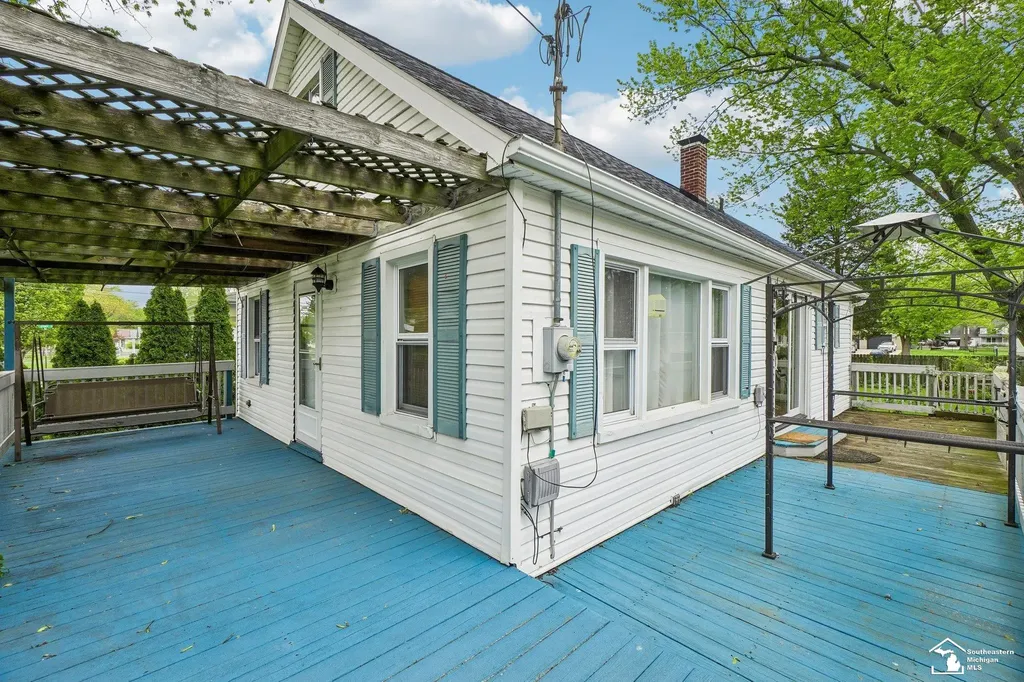 13752 Laplaisance Road Monroe Charter Township MI 48161