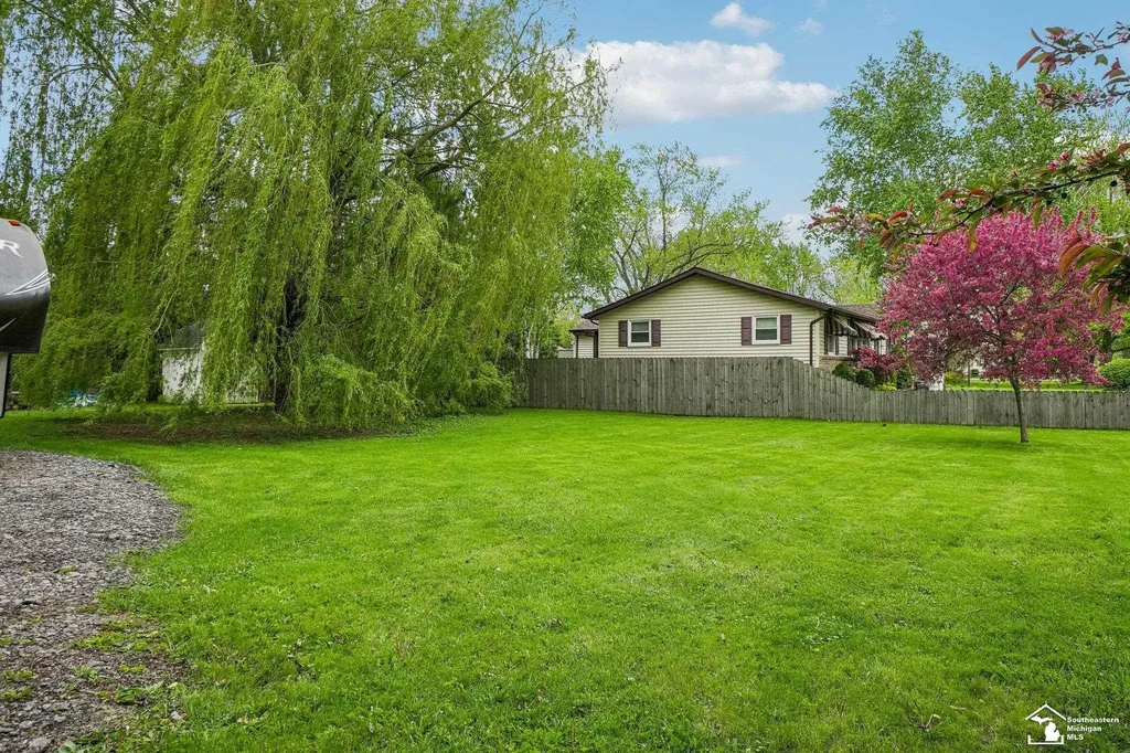 13752 Laplaisance Road Monroe Charter Township MI 48161