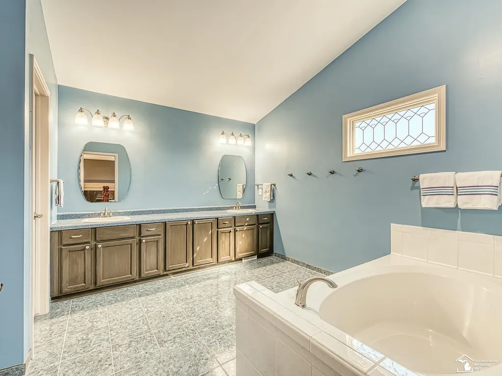 839 Kings Park Road Monroe Charter Township MI 48161