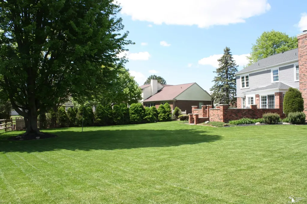 839 Kings Park Road Monroe Charter Township MI 48161