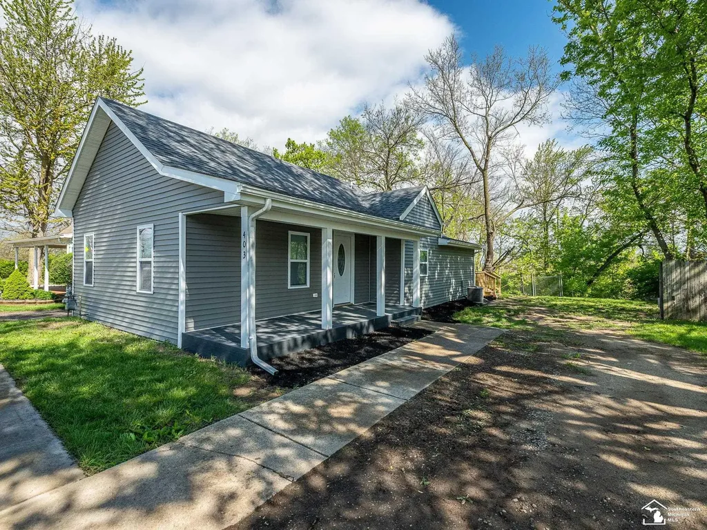 403 E Monroe Street Dundee Township MI 48131