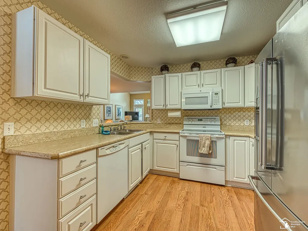 604 Meadowlands Court Monroe Charter Township MI 48161