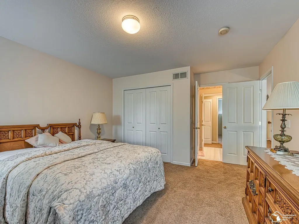 604 Meadowlands Court Monroe Charter Township MI 48161