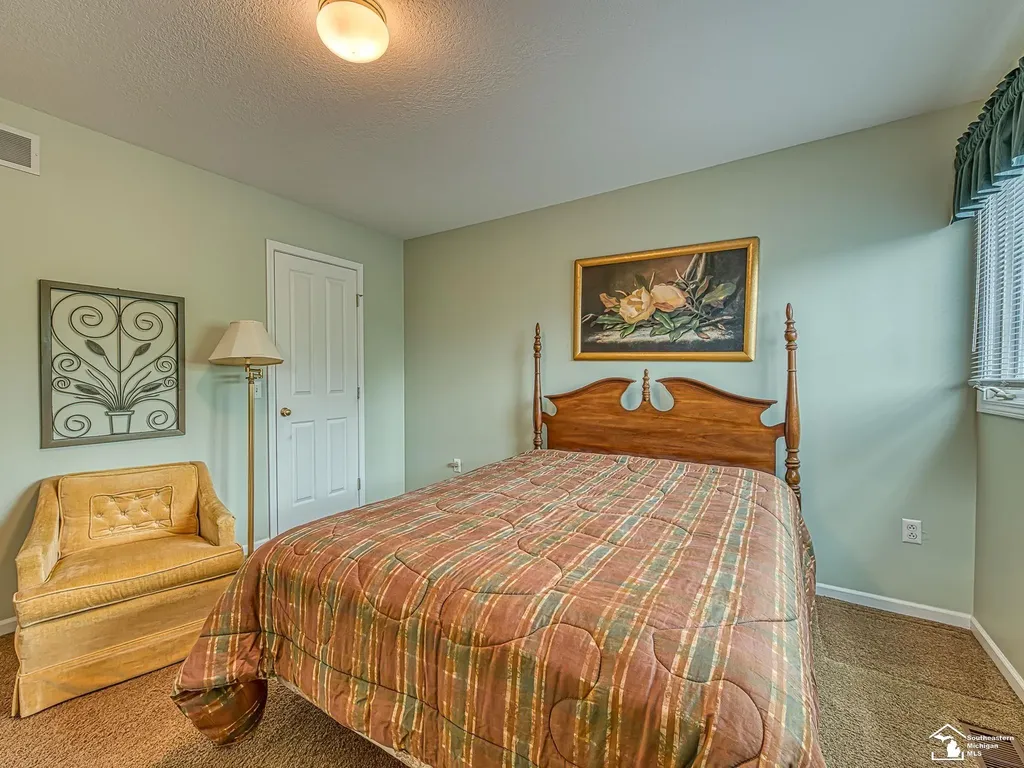 604 Meadowlands Court Monroe Charter Township MI 48161