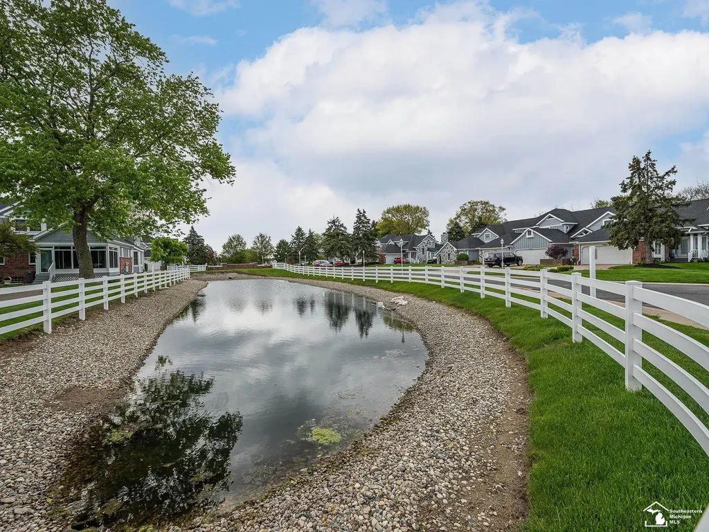 604 Meadowlands Court Monroe Charter Township MI 48161