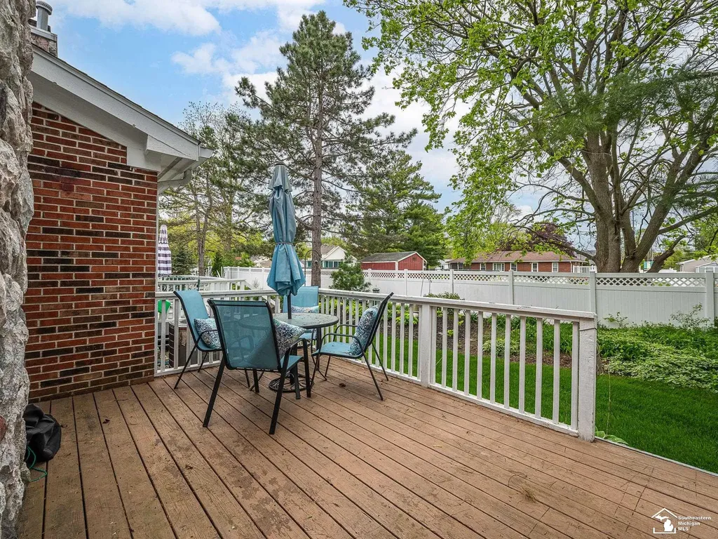 604 Meadowlands Court Monroe Charter Township MI 48161