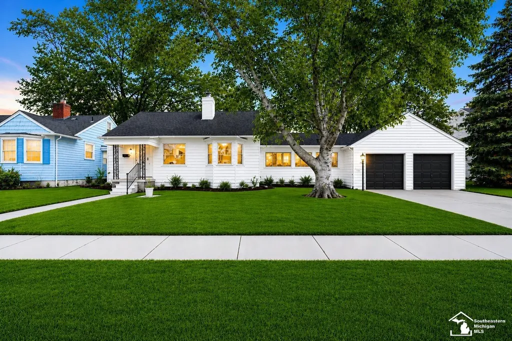 6810 Robinson Street Allen Park City MI 48101