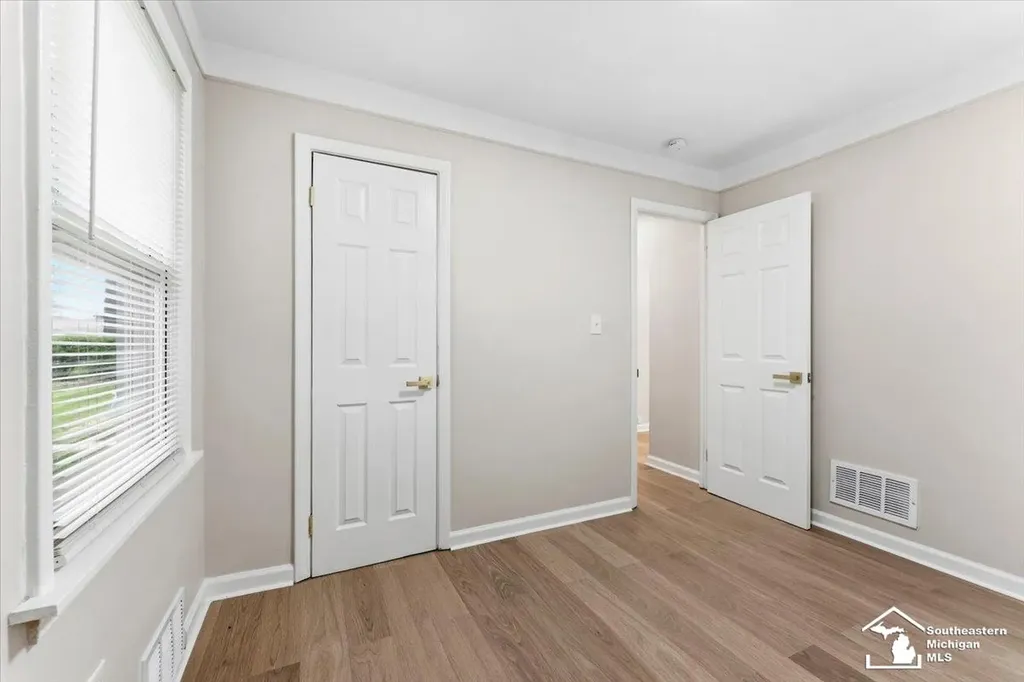 6810 Robinson Street Allen Park City MI 48101