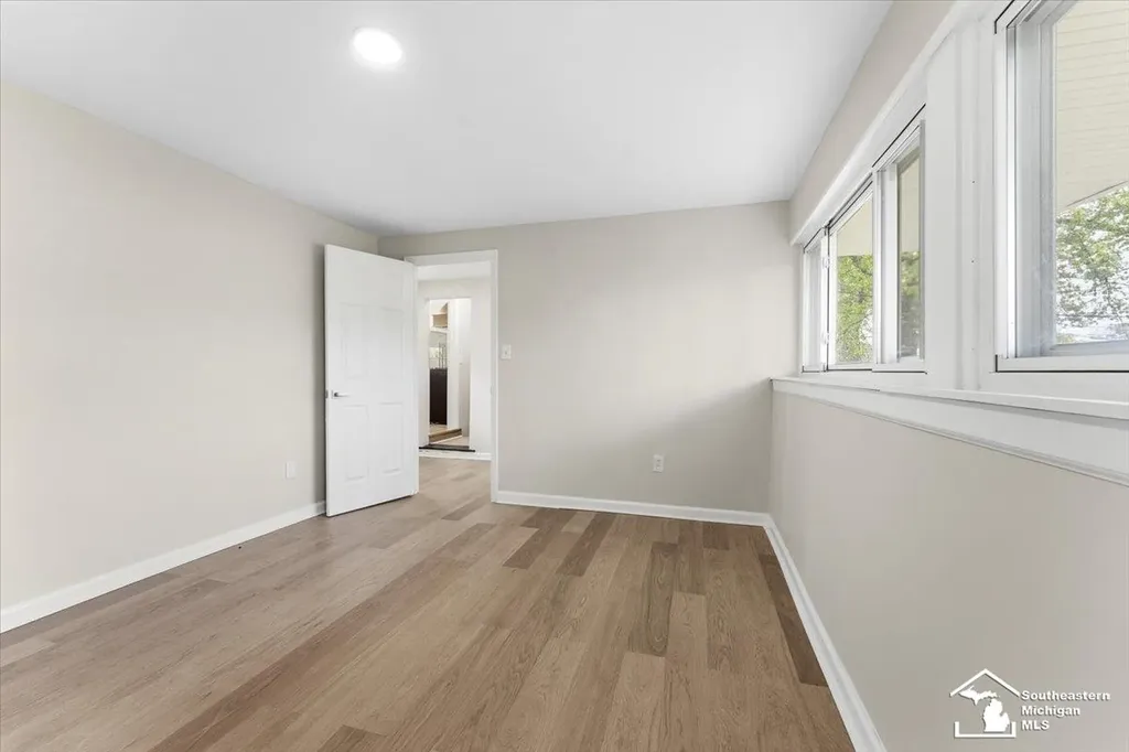 6810 Robinson Street Allen Park City MI 48101