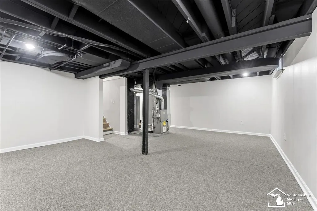 6810 Robinson Street Allen Park City MI 48101