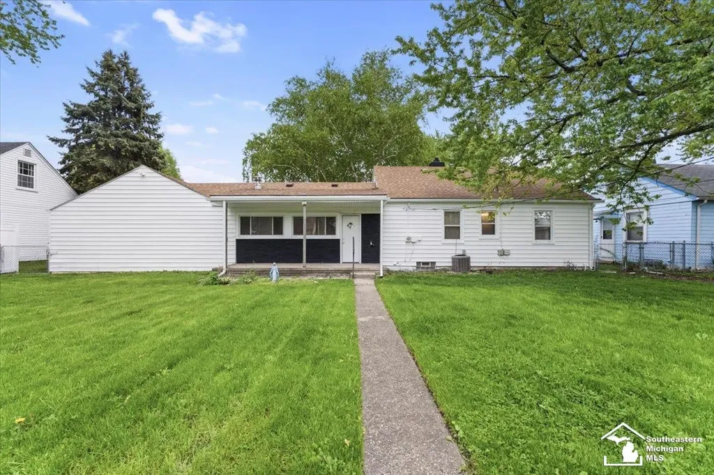 6810 Robinson Street Allen Park City MI 48101