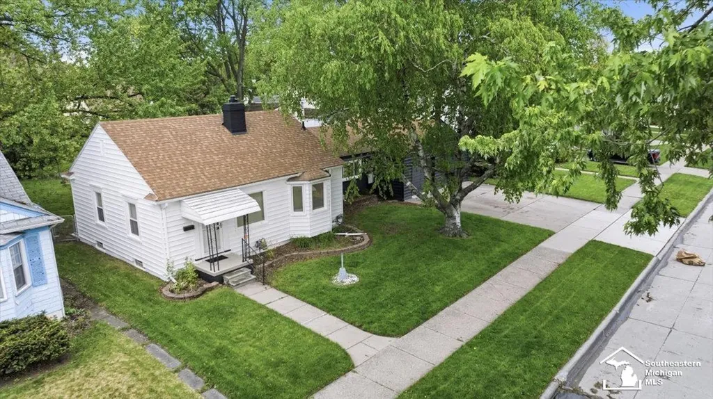 6810 Robinson Street Allen Park City MI 48101
