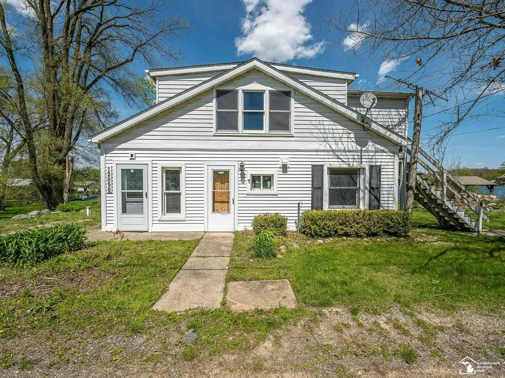 12050 Elmdale Drive Freedom Township MI 48158