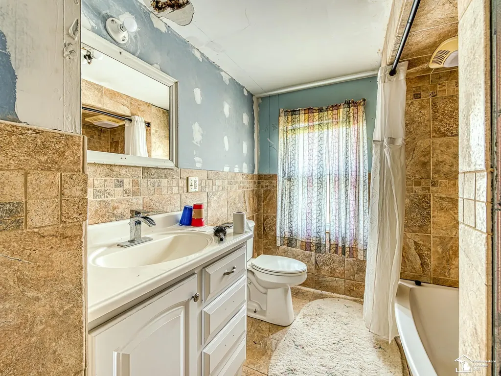 12050 Elmdale Drive Freedom Township MI 48158