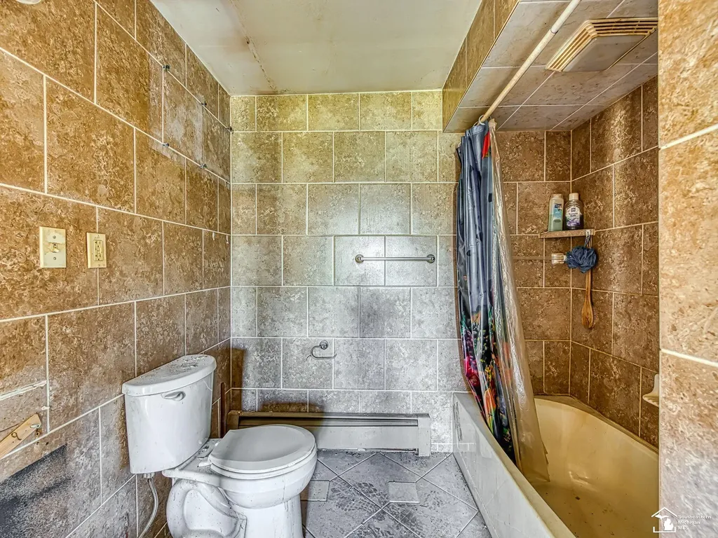 12050 Elmdale Drive Freedom Township MI 48158