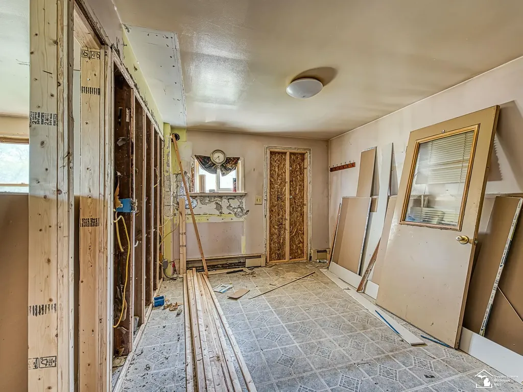 12050 Elmdale Drive Freedom Township MI 48158