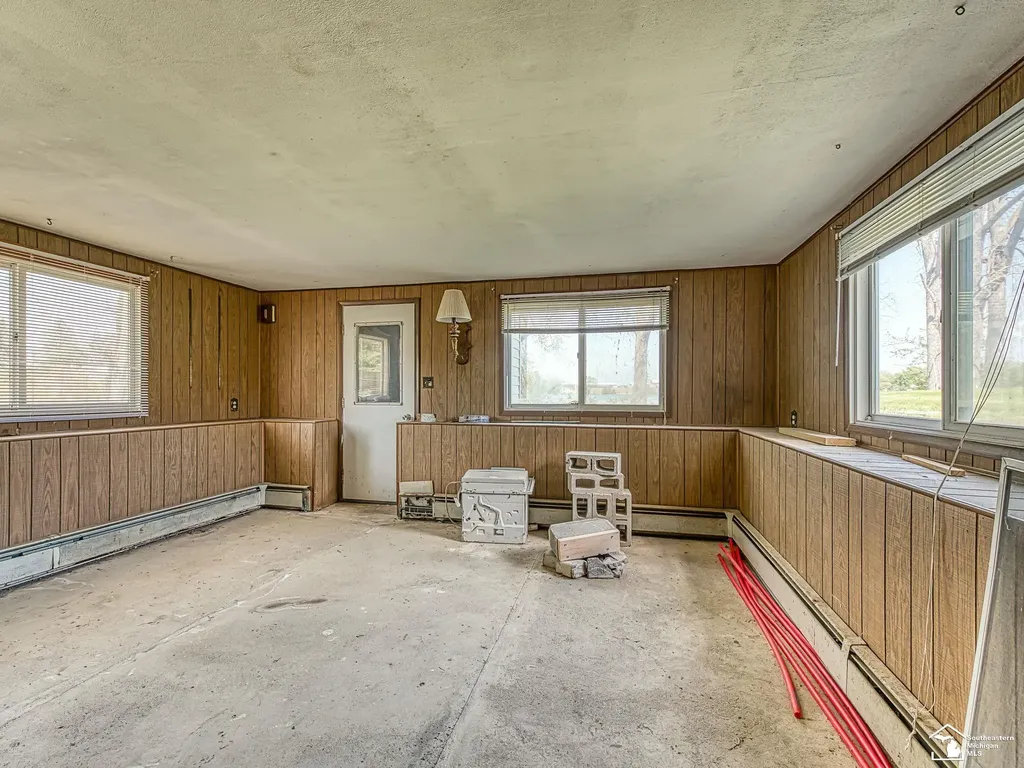 12050 Elmdale Drive Freedom Township MI 48158