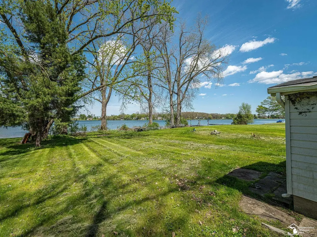 12050 Elmdale Drive Freedom Township MI 48158