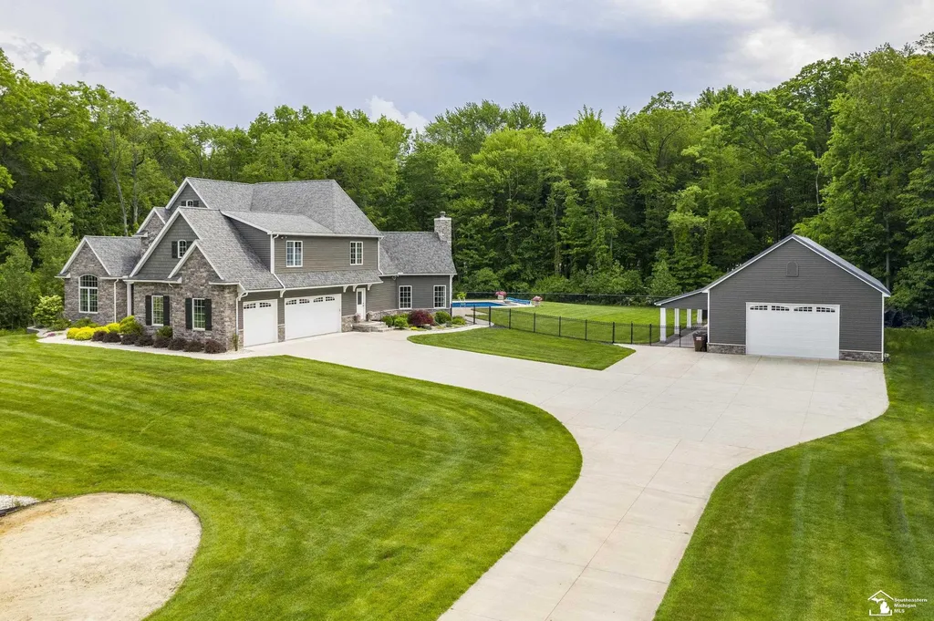 1501 W Dean Road Bedford Township MI 48182