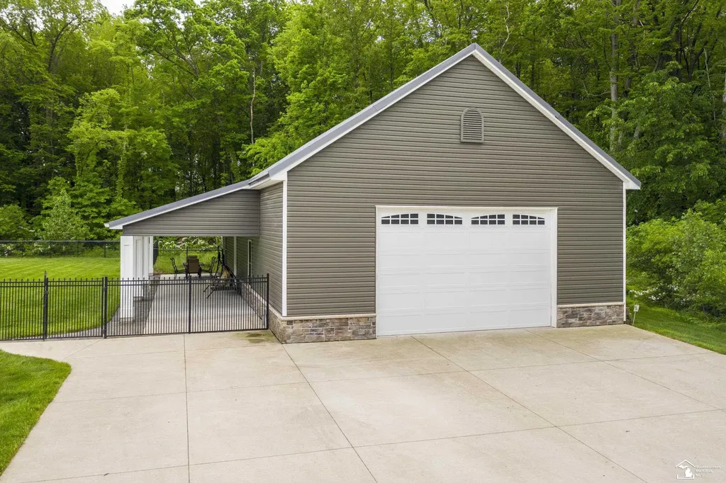 1501 W Dean Road Bedford Township MI 48182
