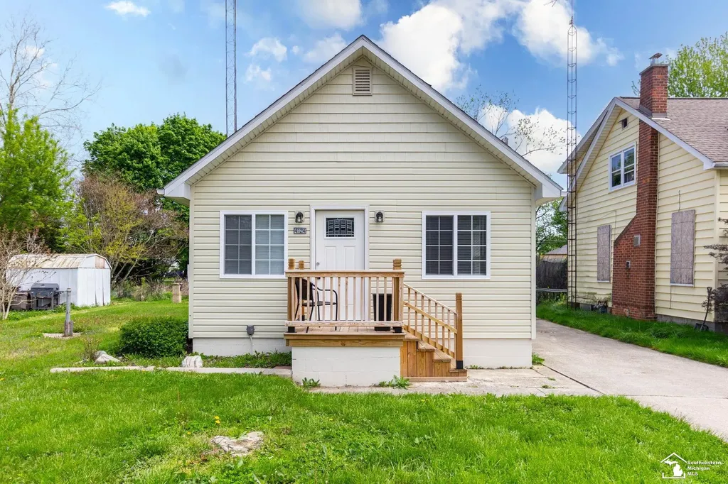 4124 4th Street Frenchtown Township MI 48166