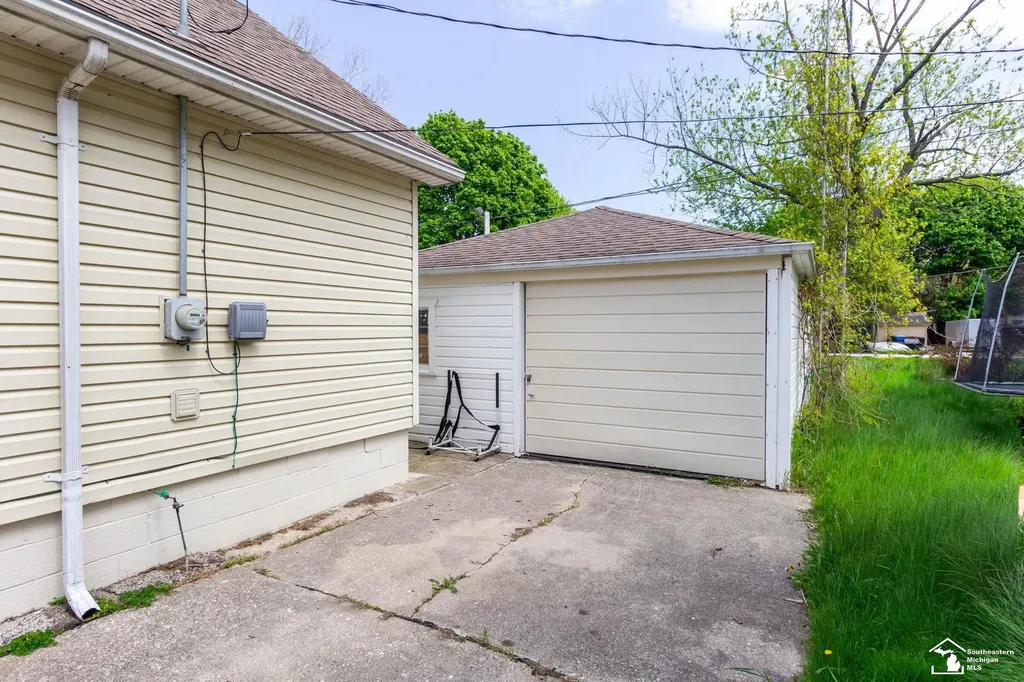4124 4th Street Frenchtown Township MI 48166