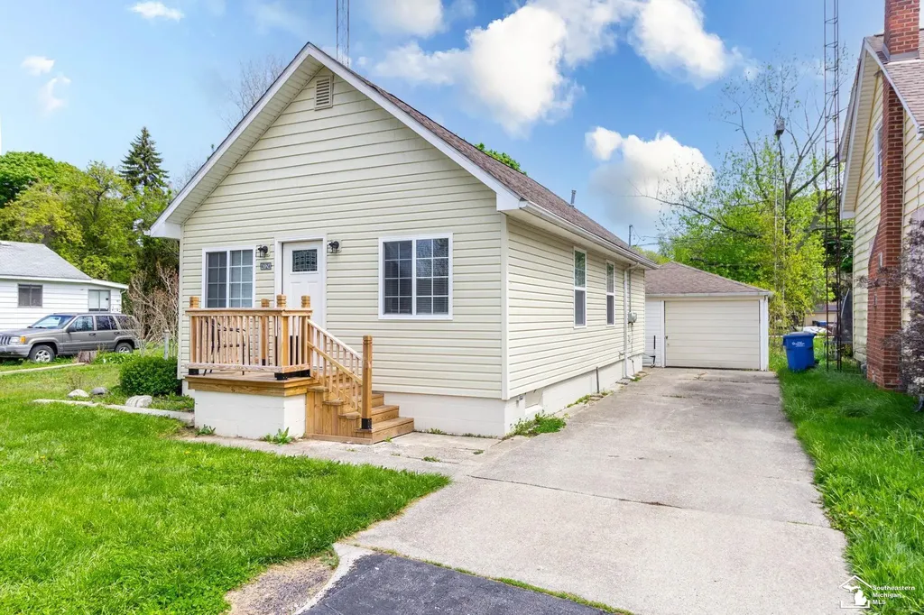 4124 4th Street Frenchtown Township MI 48166