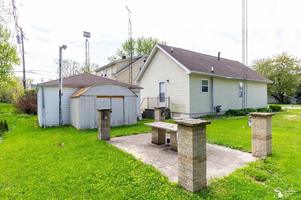 4124 4th Street Frenchtown Township MI 48166