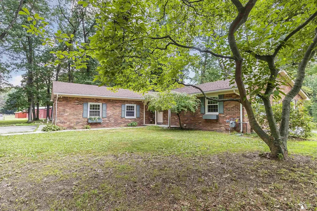 2600 Meanwell Road Petersburg City MI 49270