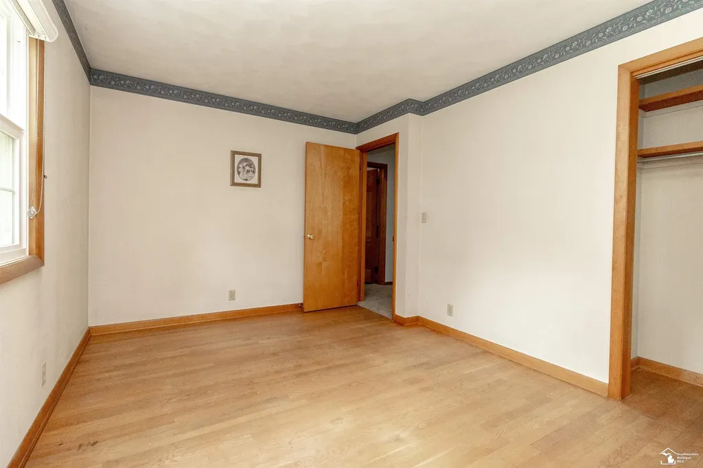 2600 Meanwell Road Petersburg City MI 49270