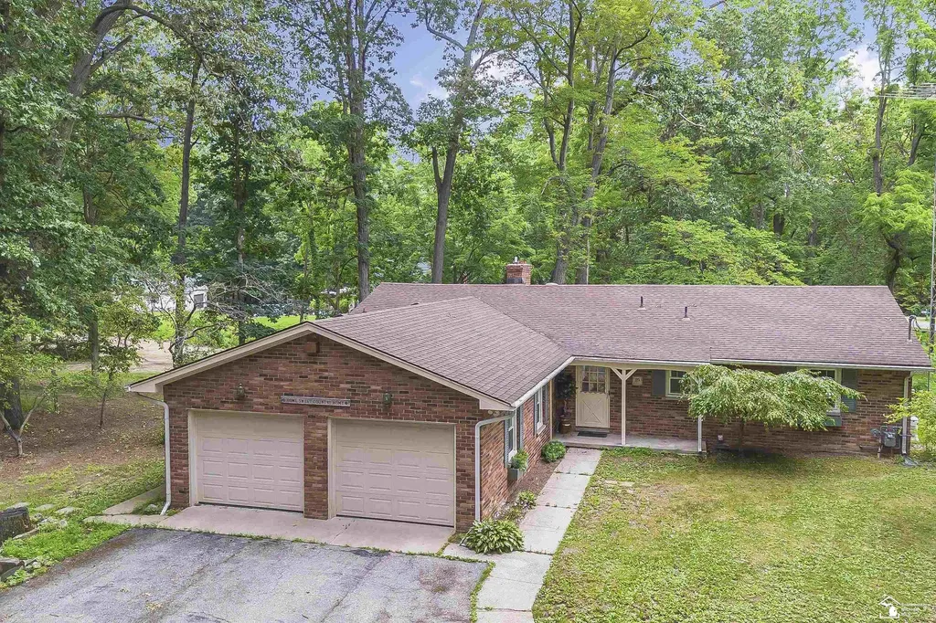 2600 Meanwell Road Petersburg City MI 49270