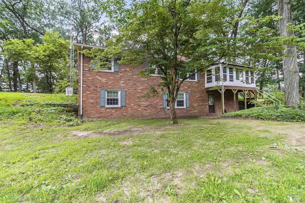 2600 Meanwell Road Petersburg City MI 49270