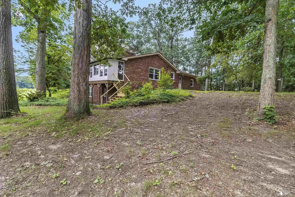 2600 Meanwell Road Petersburg City MI 49270