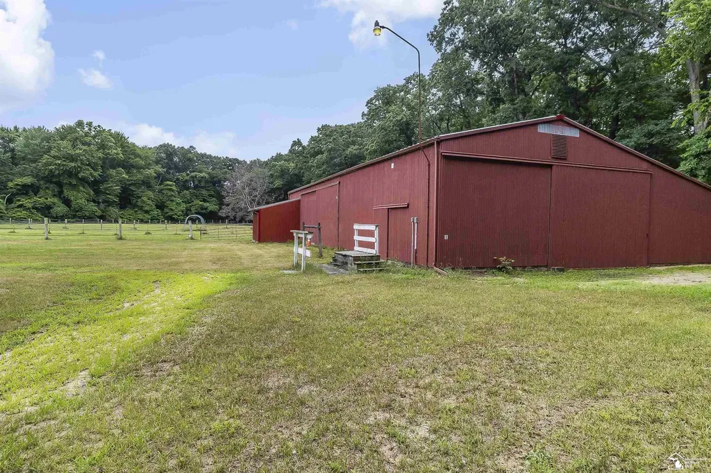 2600 Meanwell Road Petersburg City MI 49270