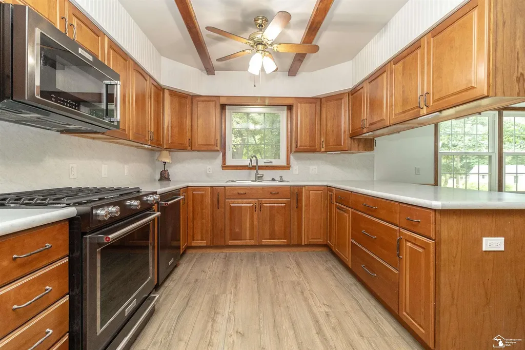 2600 Meanwell Road Petersburg City MI 49270