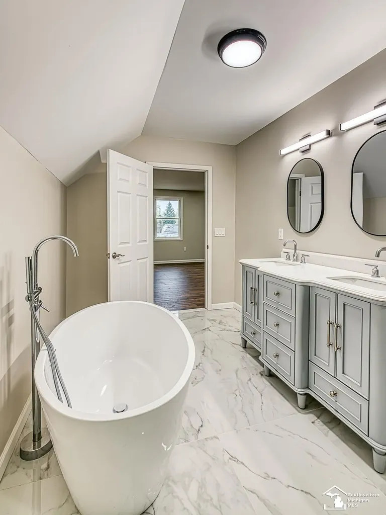3019 8th Street Frenchtown Township MI 48162