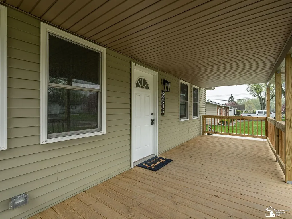 3019 8th Street Frenchtown Township MI 48162