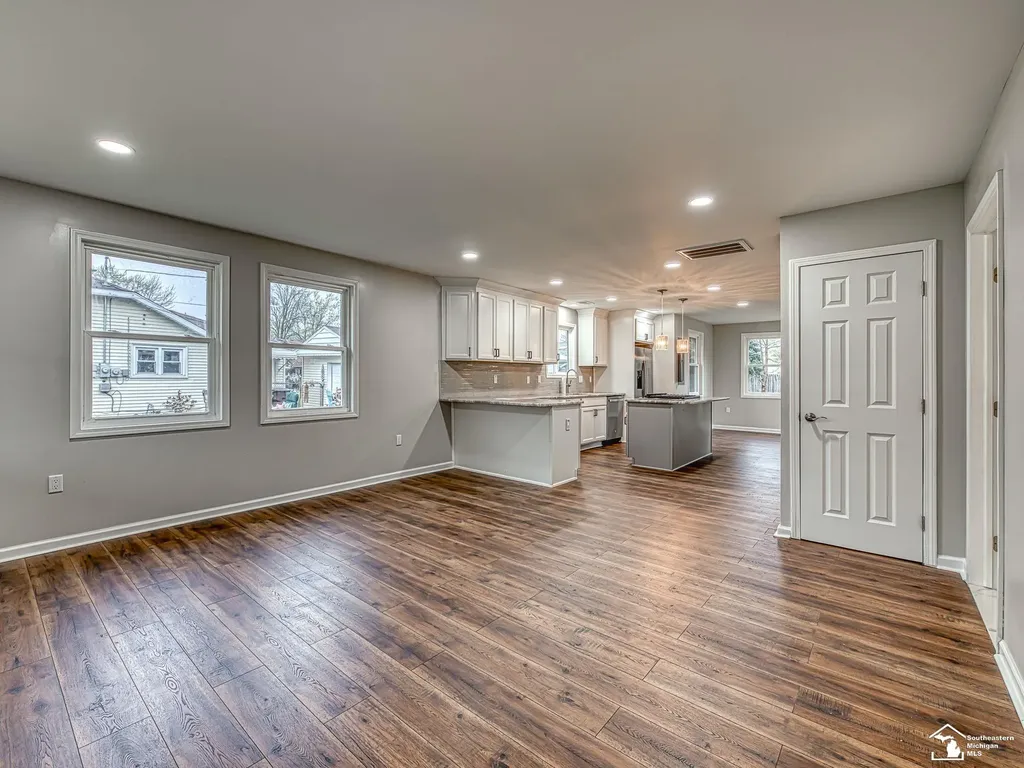 3019 8th Street Frenchtown Township MI 48162