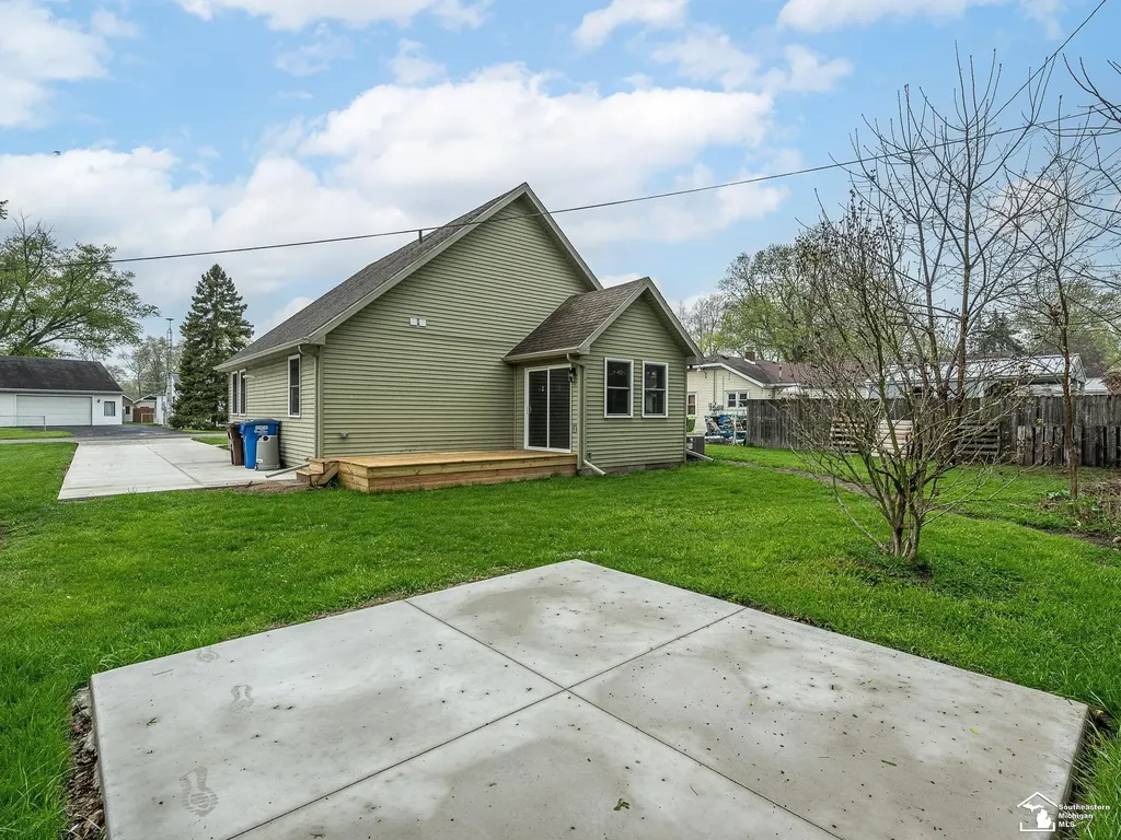 3019 8th Street Frenchtown Township MI 48162