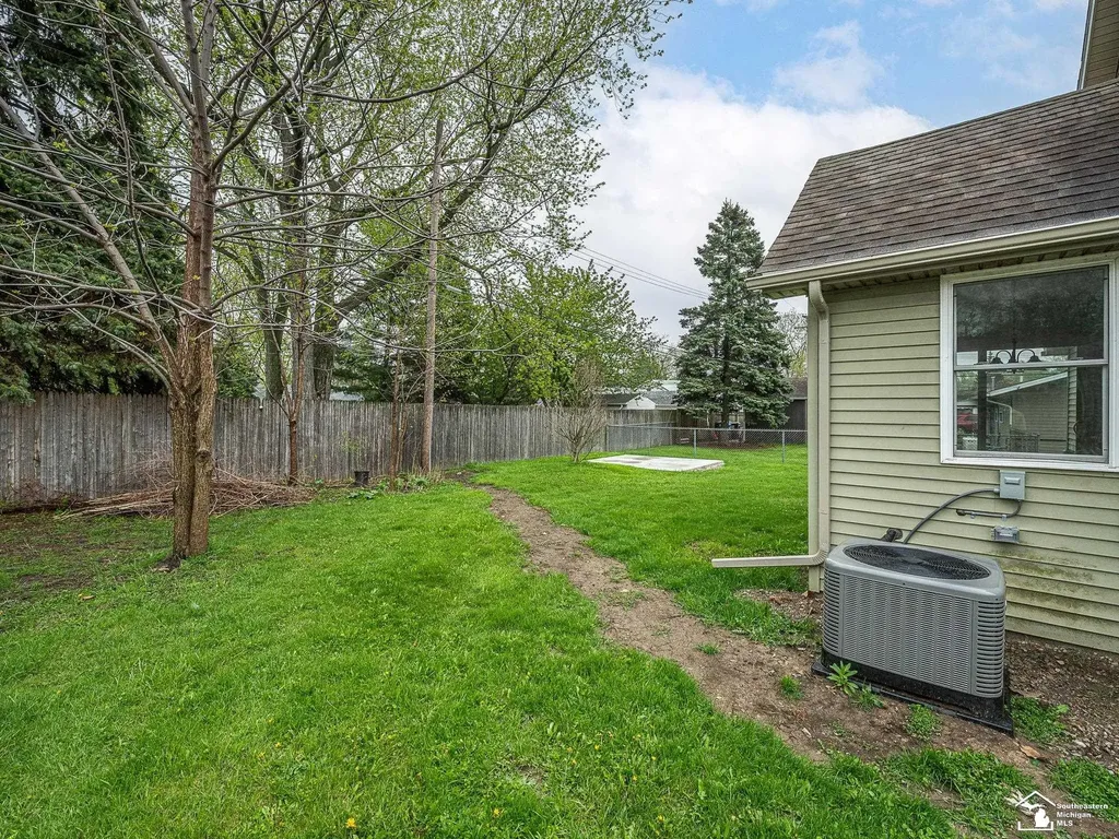3019 8th Street Frenchtown Township MI 48162