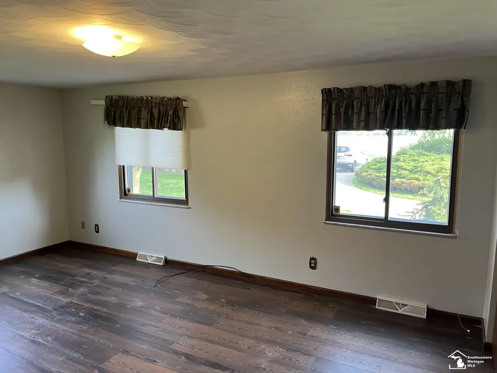 1303 W Erie Street Bedford Township MI 48182
