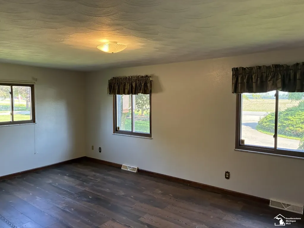 1303 W Erie Street Bedford Township MI 48182