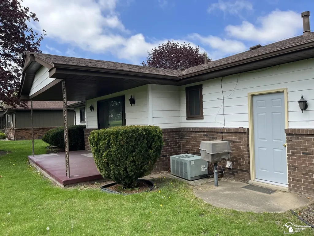 1303 W Erie Street Bedford Township MI 48182