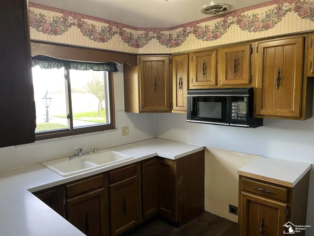 1303 W Erie Street Bedford Township MI 48182