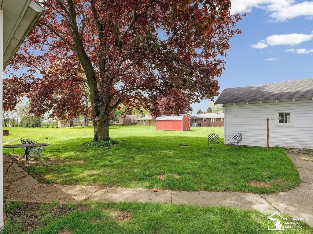 2361 Manhattan Street Erie Township MI 48133