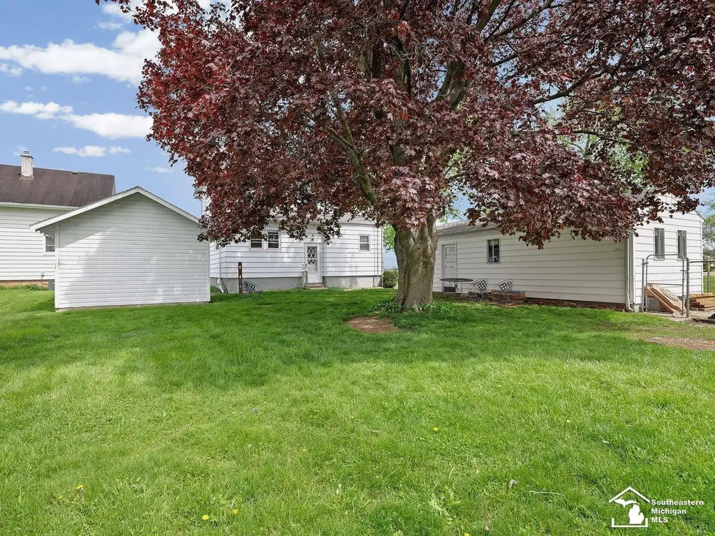 2361 Manhattan Street Erie Township MI 48133
