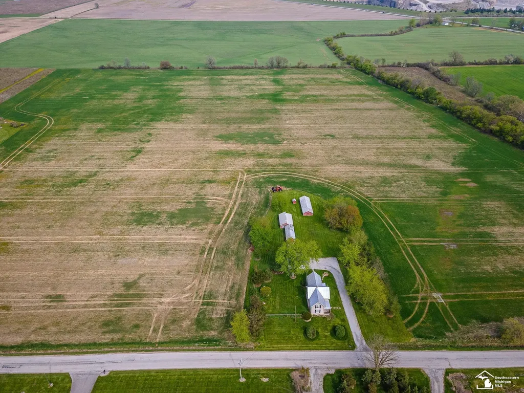 9248 Chinavare Road Berlin Charter Township MI 48166