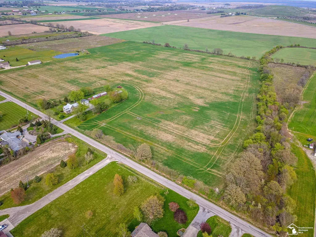 9248 Chinavare Road Berlin Charter Township MI 48166