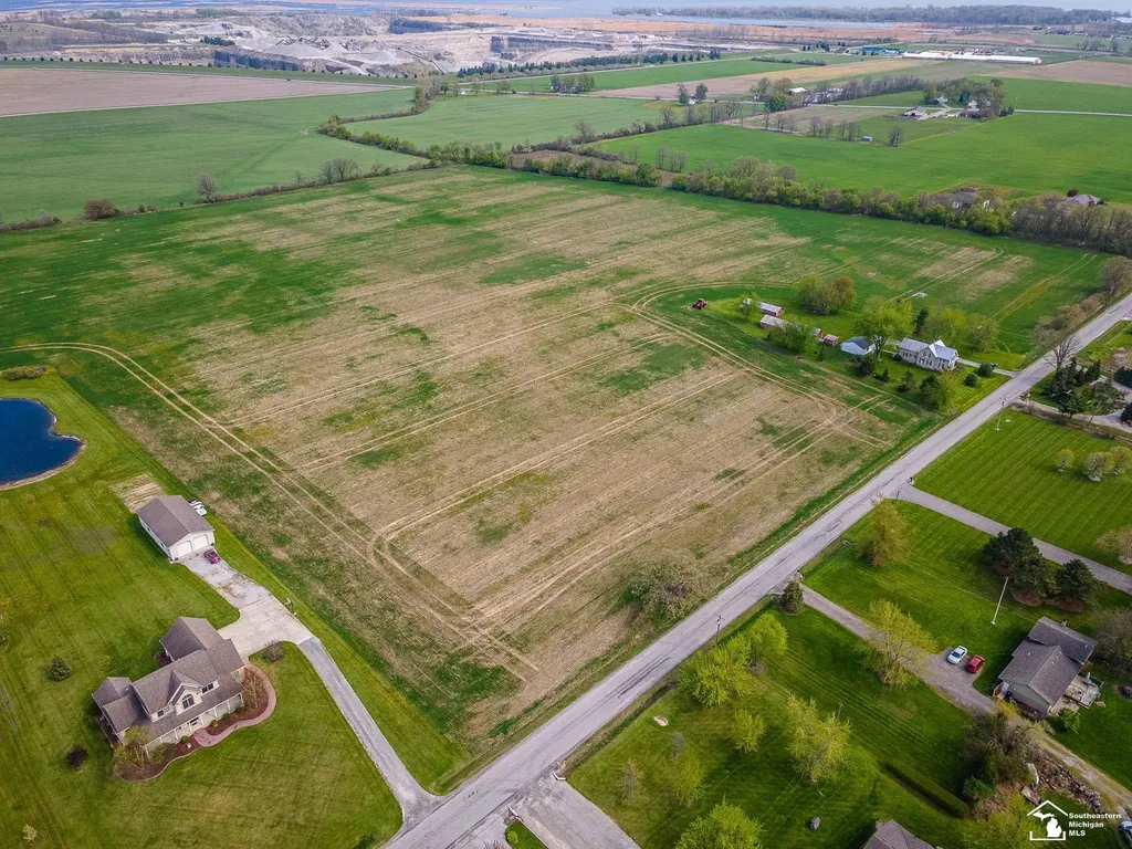 9248 Chinavare Road Berlin Charter Township MI 48166